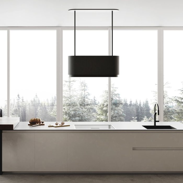 Mono w black